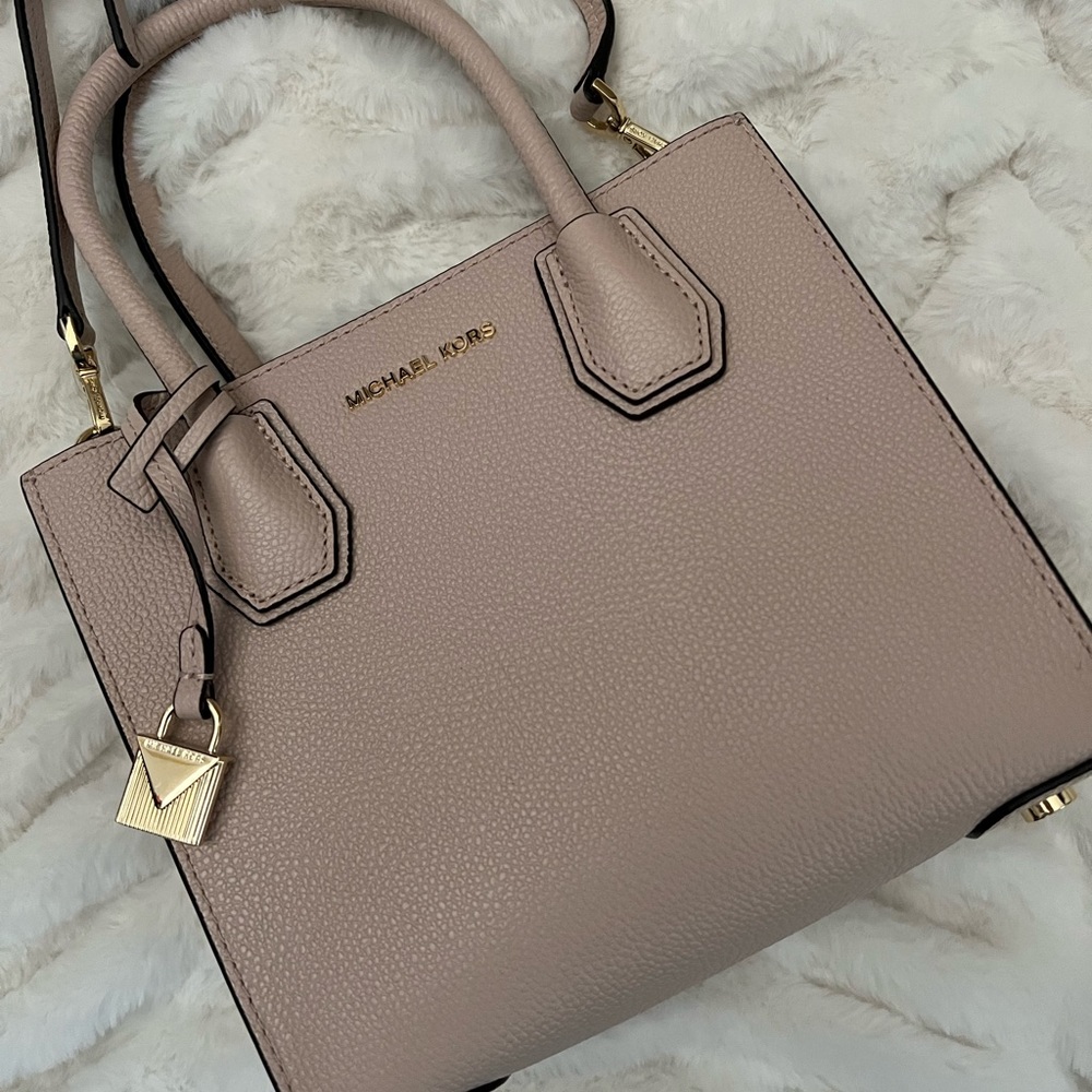 Michael Kors MD Messenger Leather Crossbody Mercer